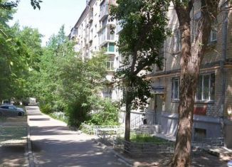 Продаю 2-комнатную квартиру, 40 м2, Челябинск, улица Жукова, 4, Металлургический район