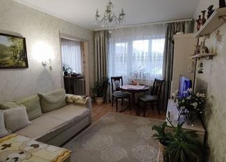 Продается 2-комнатная квартира, 46 м2, Красноярский край, улица Комарова, 3