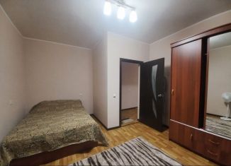 Сдается двухкомнатная квартира, 65 м2, Амурская область, улица Калинина, 1