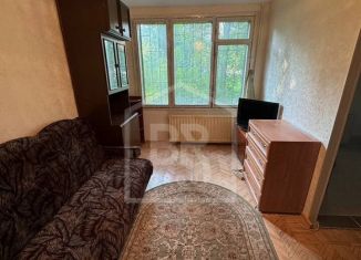 Продажа 3-ком. квартиры, 41.7 м2, Санкт-Петербург, улица Костюшко, 70, метро Парк Победы