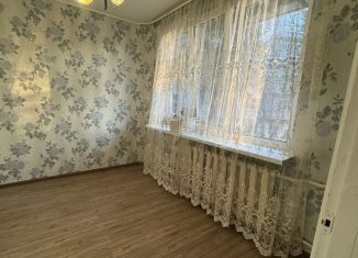 Продаю трехкомнатную квартиру, 47 м2, Нальчик, улица А.А. Кадырова, 11