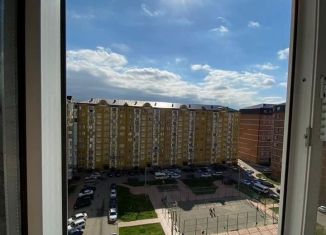 Сдается в аренду 2-комнатная квартира, 62 м2, Каспийск, улица Зейнудина Батманова, 22А