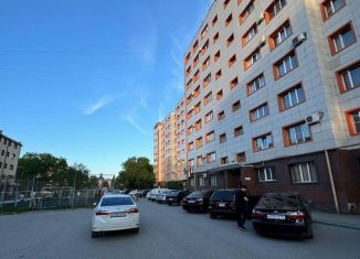 Продажа 3-ком. квартиры, 72 м2, Грозный, улица У.А. Садаева, 23