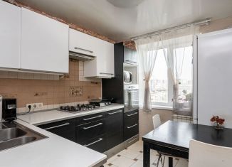 Продаю 3-ком. квартиру, 65 м2, Хабаровск, Кооперативная улица, 5