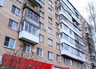 Сдам в аренду трехкомнатную квартиру, 57.5 м2, Смоленск, проспект Строителей, 10