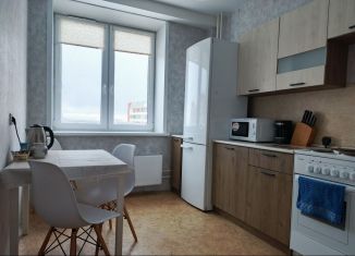 Сдается двухкомнатная квартира, 50 м2, Пермский край, улица Строителей, 12