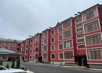 Продается 3-комнатная квартира, 82 м2, Нальчик, улица Шогенова, 75А