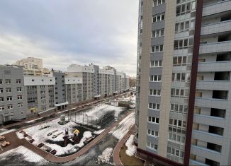 Двухкомнатная квартира в аренду, 82 м2, Екатеринбург, улица Юмашева, 13