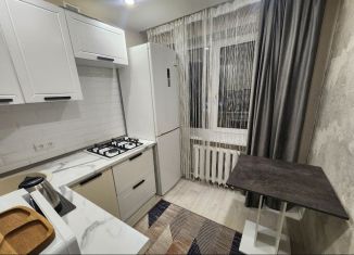 Сдаю в аренду 2-ком. квартиру, 45 м2, Энгельс, улица Ломоносова, 35