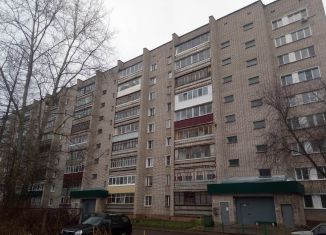 Продается двухкомнатная квартира, 48.9 м2, Кирово-Чепецк, улица 60 лет Октября, 7к2