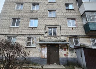 Сдам в аренду 1-ком. квартиру, 36 м2, Екатеринбург, улица Патриса Лумумбы, 83