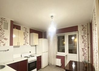 Сдам в аренду 2-комнатную квартиру, 58 м2, Казань, улица Новоселья, 4