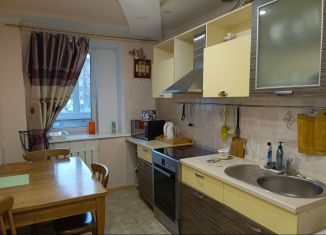 Аренда трехкомнатной квартиры, 75 м2, Иркутск, Дорожная улица, 4