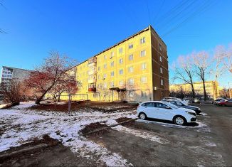 Продается 2-комнатная квартира, 43.8 м2, Каменск-Уральский, Каменская улица, 51