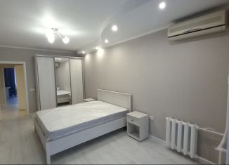 Сдается трехкомнатная квартира, 90 м2, Ростов-на-Дону, бульвар Комарова, 16, Ворошиловский район