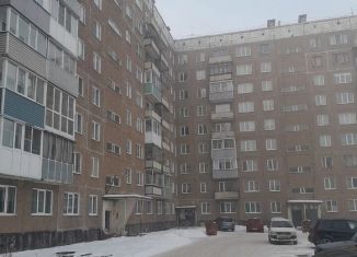 Продаю 3-ком. квартиру, 70 м2, Новоалтайск, 8-й микрорайон, 32