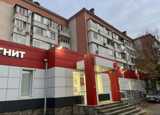 Сдаю в аренду 2-ком. квартиру, 52 м2, Туапсе, улица Войкова, 1