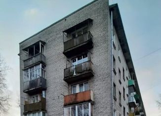 Продается 2-комнатная квартира, 42 м2, Псковская область, улица ДОС, 11