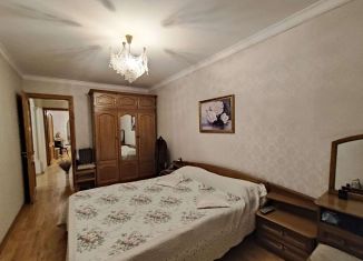 Продаю трехкомнатную квартиру, 70 м2, Владикавказ, проспект Доватора, 29, 35-й микрорайон