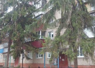 Продается 2-ком. квартира, 49 м2, Курская область, улица Комарова, 12