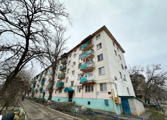 Продажа 2-комнатной квартиры, 44.3 м2, Элиста, улица Ю. Клыкова, 138