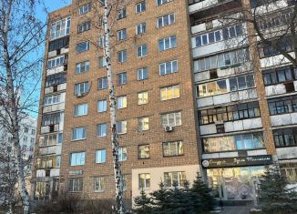 Продам трехкомнатную квартиру, 60 м2, Екатеринбург, улица Токарей, 27, метро Площадь 1905 года