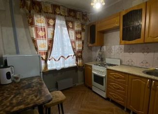 3-комнатная квартира в аренду, 49 м2, Абакан, Пирятинская улица, 4