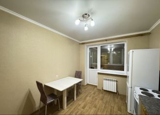 Сдам 1-ком. квартиру, 43 м2, Омск, улица Крупской, 9/3