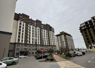 Продаю 1-комнатную квартиру, 53 м2, Каспийск, улица М. Халилова, 3А