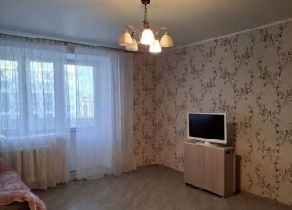 Сдаю 3-ком. квартиру, 100 м2, Рязань, улица Горького, 32