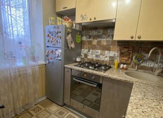 Продам 1-ком. квартиру, 33 м2, Волгоград, Дзержинский район, Новодвинская улица, 52