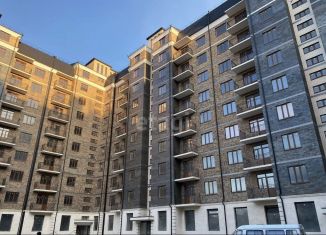 Продаю двухкомнатную квартиру, 67 м2, Каспийск, проспект М. Омарова, 14А