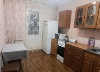 Сдается в аренду 1-комнатная квартира, 39 м2, Альметьевск, улица Рината Галеева, 23