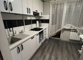 Сдается в аренду 3-ком. квартира, 70 м2, Севастополь, улица Хрусталёва, 93