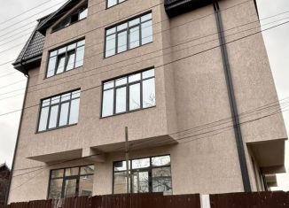 Продам 2-ком. квартиру, 79 м2, Нальчик, улица Чернышевского, 210А