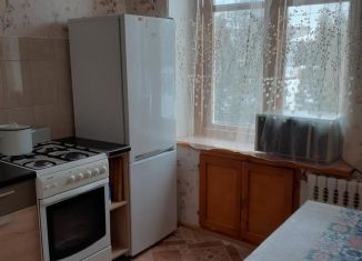 Сдам 1-ком. квартиру, 30 м2, Новомосковск, улица Садовского, 18